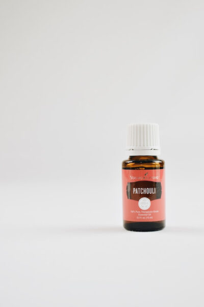Image of a patchouli essential oil bottle depicting the benefits of patchouli essential oil